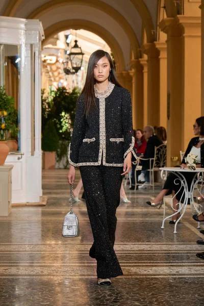 Look 52